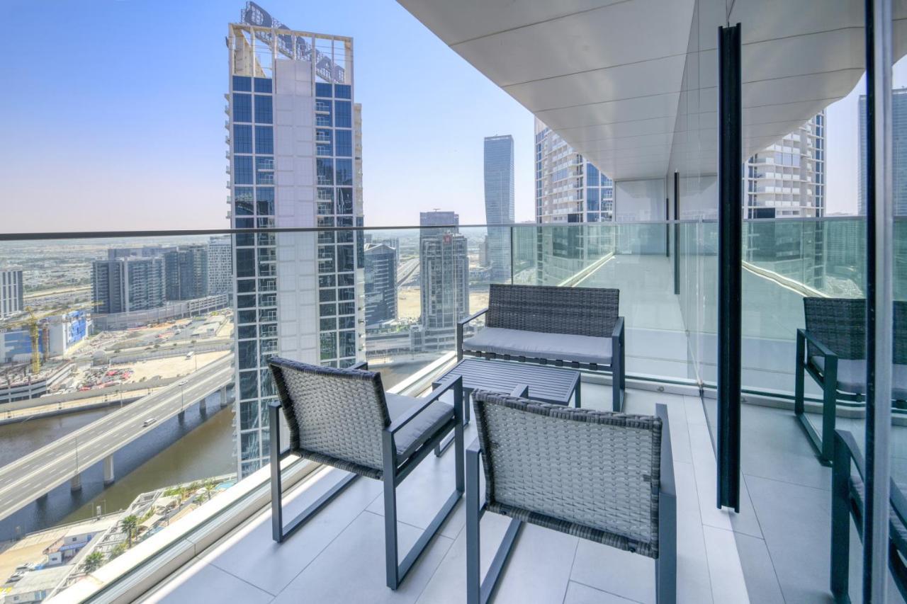 Maison Privee - Luxury, Spacious, Modern Near Burj Khalifa And Dubai Canal Exterior foto